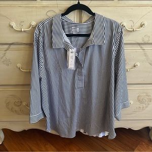 NWT Chico’s striped top with button detail on back